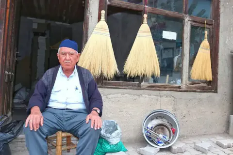Çorum'da 86 yaşındaki ceviz tüccarı İsmail Atalay evinde ölü bulundu