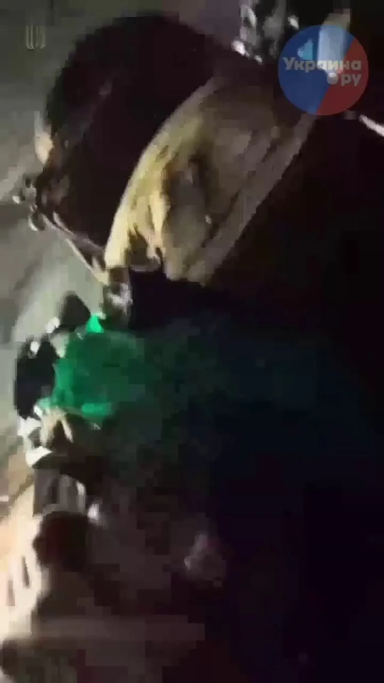 Rus FPV İHA'sının Ukrayna Askerlerini Hedef Aldığı Anlar Kameralara Yansıdı Rus FPV İHA'sının Ukrayna Askerlerini Hedef Aldığı Anlar Kameralara Yansıdı