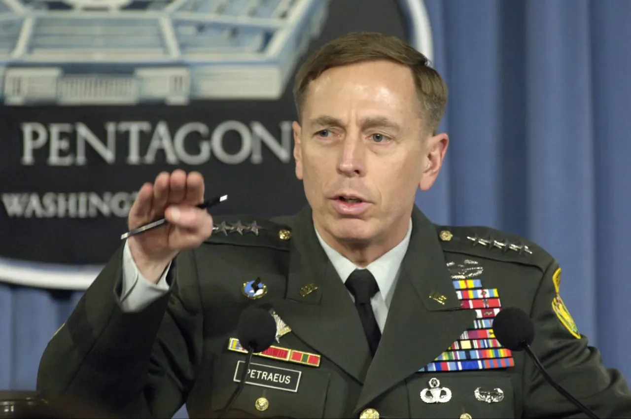 Ahmed Şara'nın Başarısı ve CIA Eski Direktörü David Petraeus'un Açıklamaları Ahmed Şara'nın Başarısı ve CIA Eski Direktörü David Petraeus'un Açıklamaları