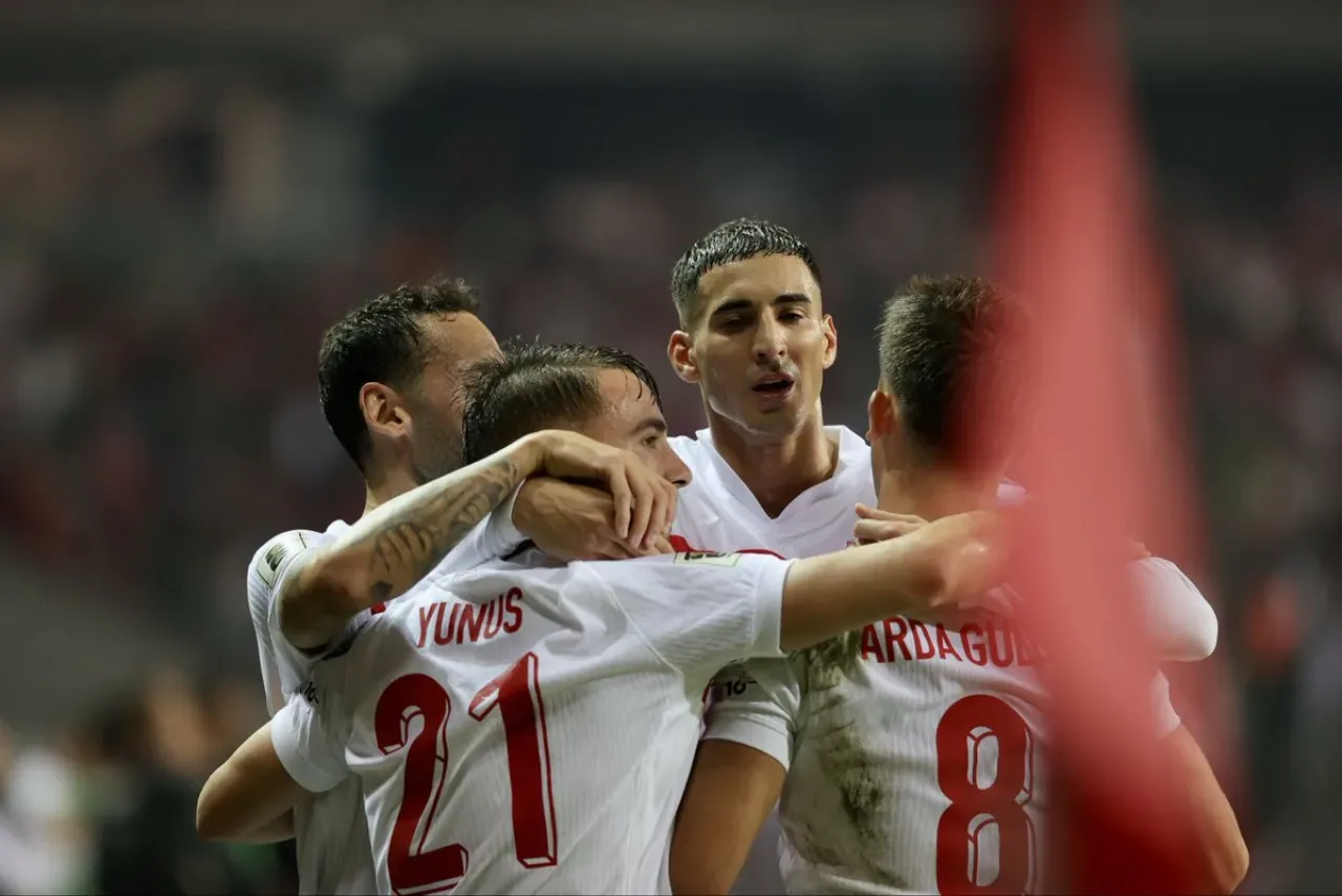 Galatasaray'lı Oyuncuların Katkısıyla Milli Takım Gürcistan'ı 4-1 Mağlup Etti Galatasaray'lı Oyuncuların Katkısıyla Milli Takım Gürcistan'ı 4-1 Mağlup Etti