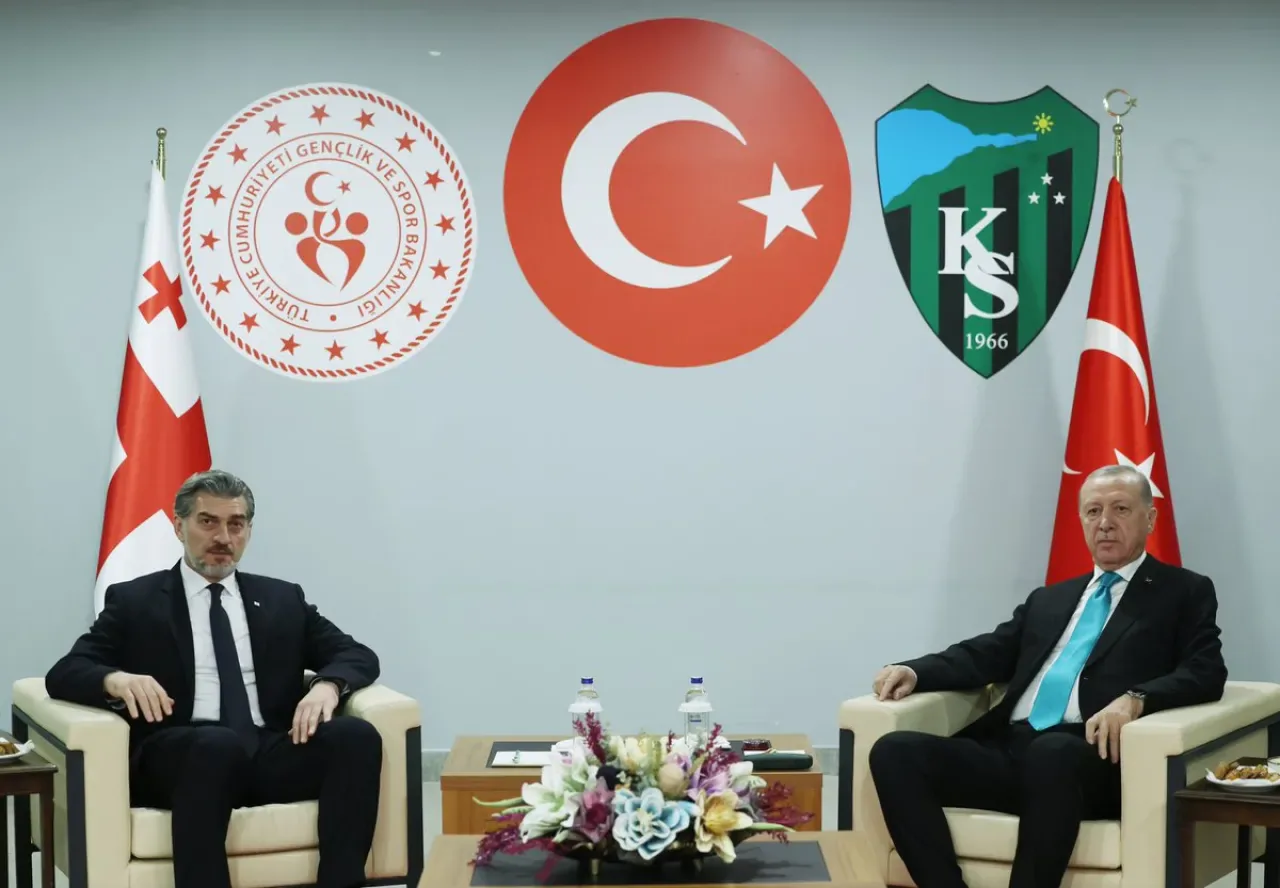 Türkiye-Gürcistan Dünya Kupası Elemeleri Maçında Cumhurbaşkanları Buluşması Türkiye-Gürcistan Dünya Kupası Elemeleri Maçında Cumhurbaşkanları Buluşması