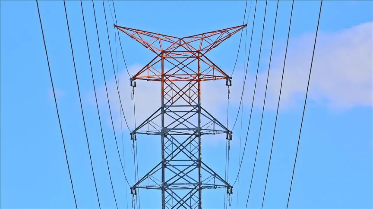 Türkiye'de Elektrik Tüketimi Üretimi Aştı, Doğal Gaz İlk Sırada Türkiye'de Elektrik Tüketimi Üretimi Aştı, Doğal Gaz İlk Sırada