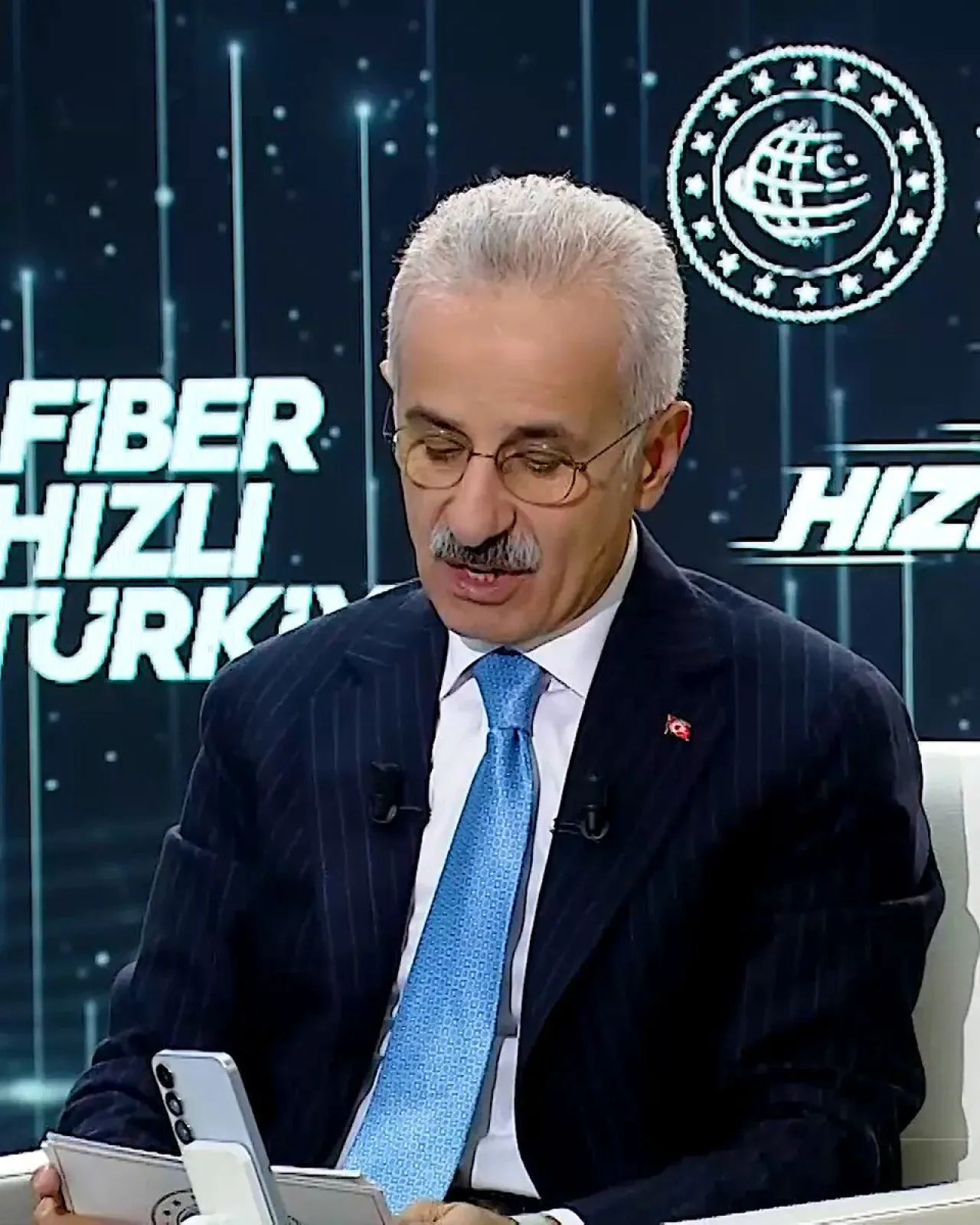 Ulaştırma ve Altyapı Bakanı Uraloğlu, 5G Hız Testini Gerçekleştirdi Ulaştırma ve Altyapı Bakanı Uraloğlu, 5G Hız Testini Gerçekleştirdi
