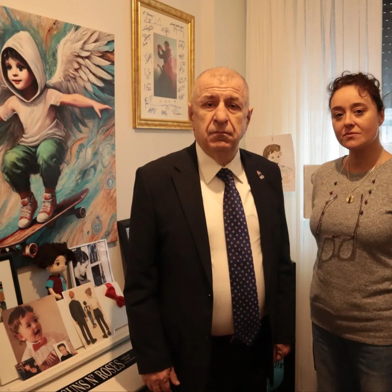 Ümit Özdağ, İtalya'da Hayatını Kaybeden Mattia Ahmet Minguzzi'nin Ailesi ile Buluştu Ümit Özdağ, İtalya'da Hayatını Kaybeden Mattia Ahmet Minguzzi'nin Ailesi ile Buluştu