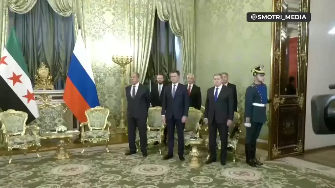 Putin'den Ahmed Şara'ya: Suriye Halkının Çıkarları Önceliğimizdir Putin'den Ahmed Şara'ya: Suriye Halkının Çıkarları Önceliğimizdir