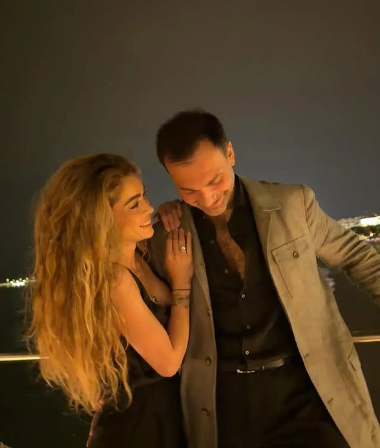 Öykü Çelik, Ali Çakıcı'dan Evlilik Teklifi Aldı Öykü Çelik, Ali Çakıcı'dan Evlilik Teklifi Aldı