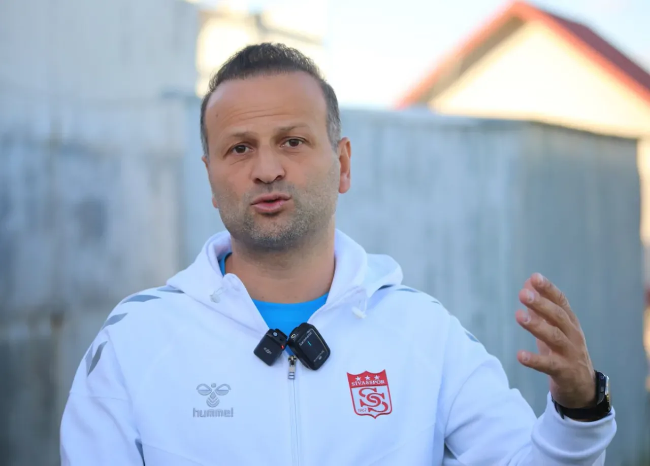 Sivasspor Teknik Direktörü Osman Zeki Korkmaz: Öncelikli Hedef Play-Off Sivasspor Teknik Direktörü Osman Zeki Korkmaz: Öncelikli Hedef Play-Off