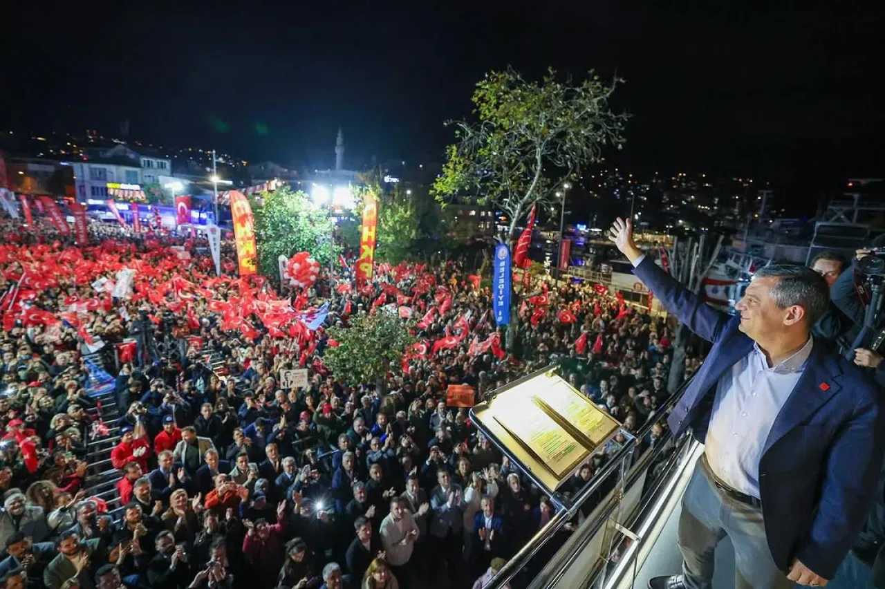 CHP Lideri Özgür Özel: "Bu Yürüyüşü Kimse Durduramayacak" CHP Lideri Özgür Özel: "Bu Yürüyüşü Kimse Durduramayacak"