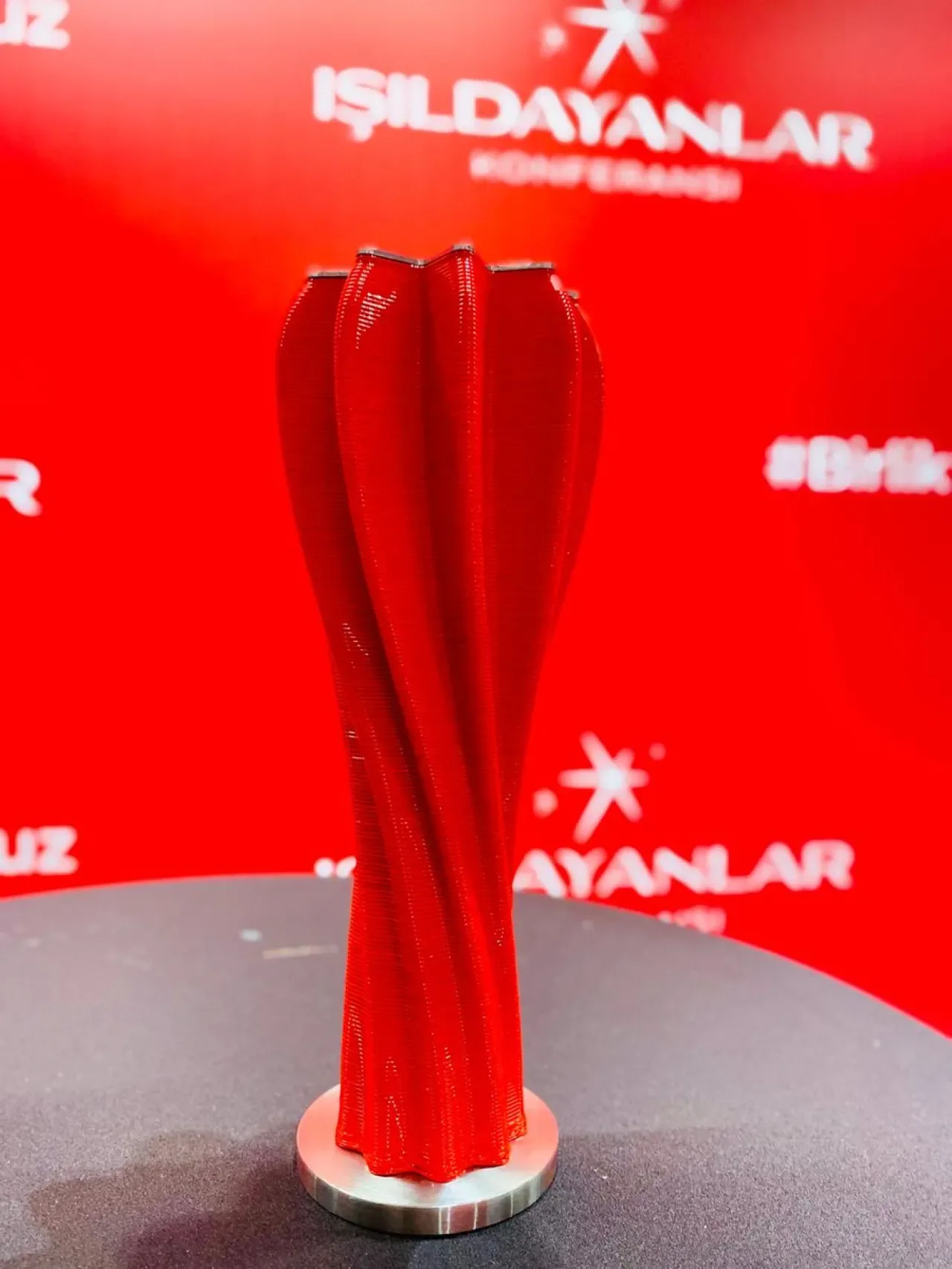 İş Sanat, Sanat Işıldayanı Ödülü'ne Layık Görüldü İş Sanat, Sanat Işıldayanı Ödülü'ne Layık Görüldü