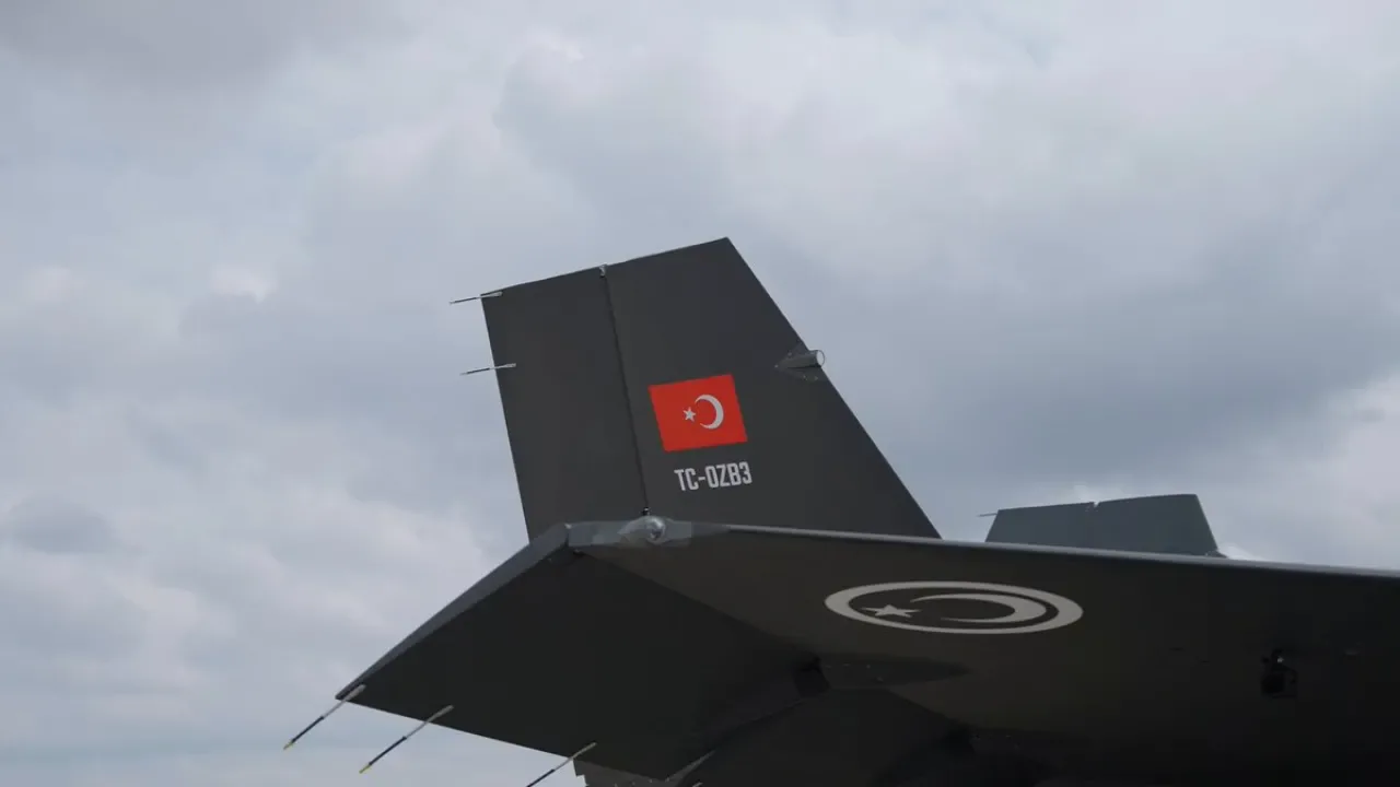 Bayraktar KIZILELMA'nın Yeni Prototipi PT-3, Aerodinamik Testlere Başladı Bayraktar KIZILELMA'nın Yeni Prototipi PT-3, Aerodinamik Testlere Başladı
