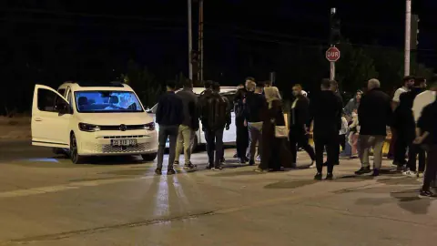 Muş Hasköy'de trafik kazası: 2 otomobil çarpıştı, 3 yaralı