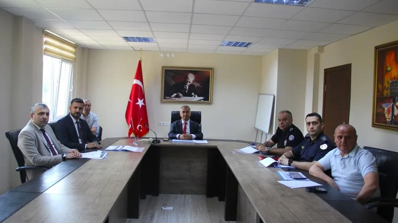 Atabey'de LGS Öncesi Kritik Hazırlık: Sınav Güvenliği ve Ulaşım Planlandı Atabey'de LGS Öncesi Kritik Hazırlık: Sınav Güvenliği ve Ulaşım Planlandı