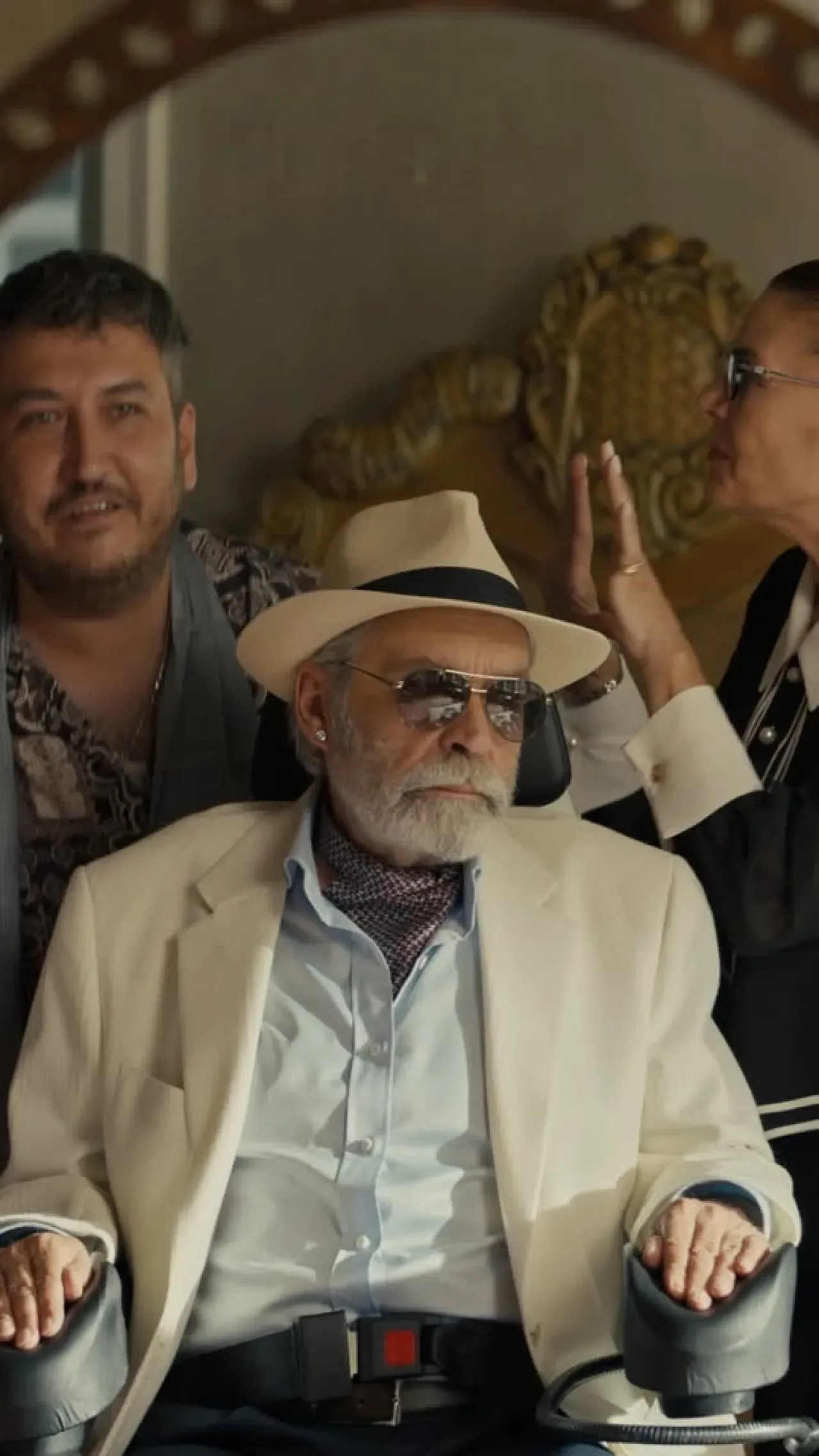 Getir Sponsorluğunda "Soyut Dışavurumcu Bir Dostluğun Anatomisi Veyahut Yan Yana" Filminin Fragmanı Yayınlandı Getir Sponsorluğunda "Soyut Dışavurumcu Bir Dostluğun Anatomisi Veyahut Yan Yana" Filminin Fragmanı Yayınlandı