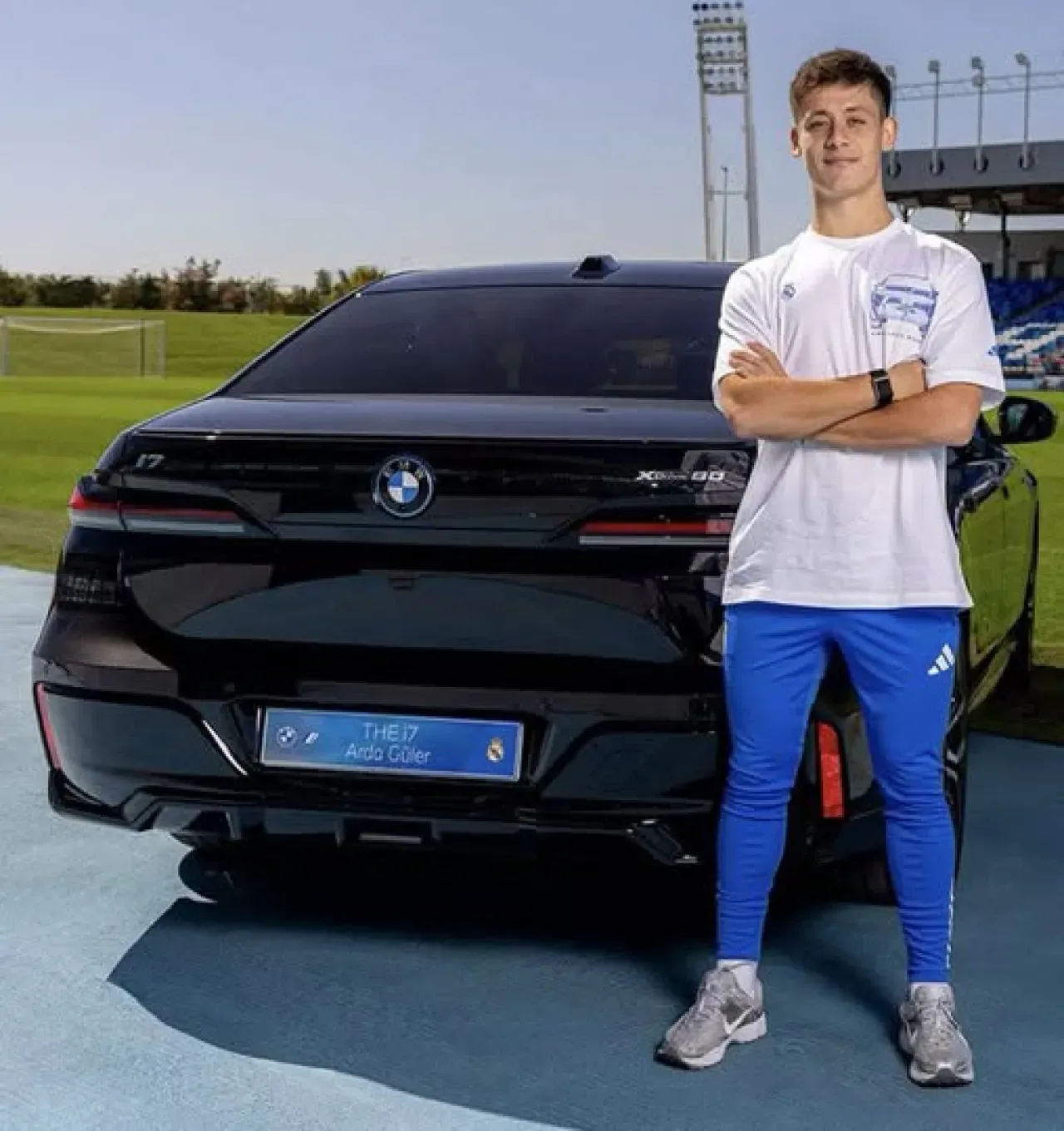 Real Madrid Kadrosuna BMW'den Lüks Araba Hediyesi Real Madrid Kadrosuna BMW'den Lüks Araba Hediyesi