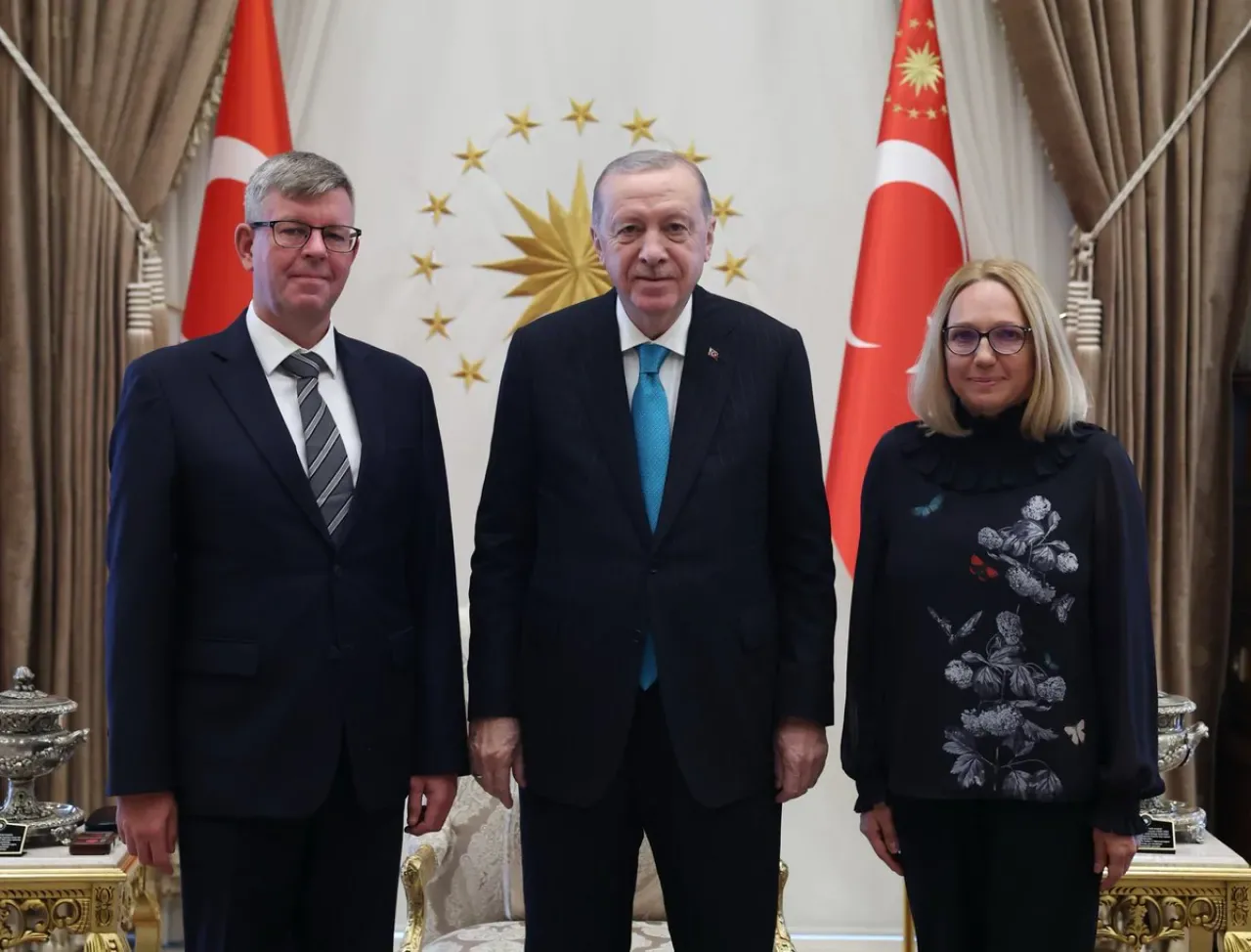 Litvanya Büyükelçisi Janukonis, Cumhurbaşkanı Erdoğan'a Güven Mektubunu Sundu Litvanya Büyükelçisi Janukonis, Cumhurbaşkanı Erdoğan'a Güven Mektubunu Sundu