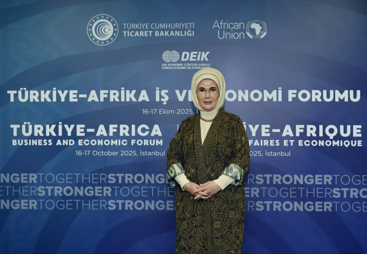Emine Erdoğan, Türkiye Afrika İş ve Ekonomi Forumu'nda Konuştu Emine Erdoğan, Türkiye Afrika İş ve Ekonomi Forumu'nda Konuştu
