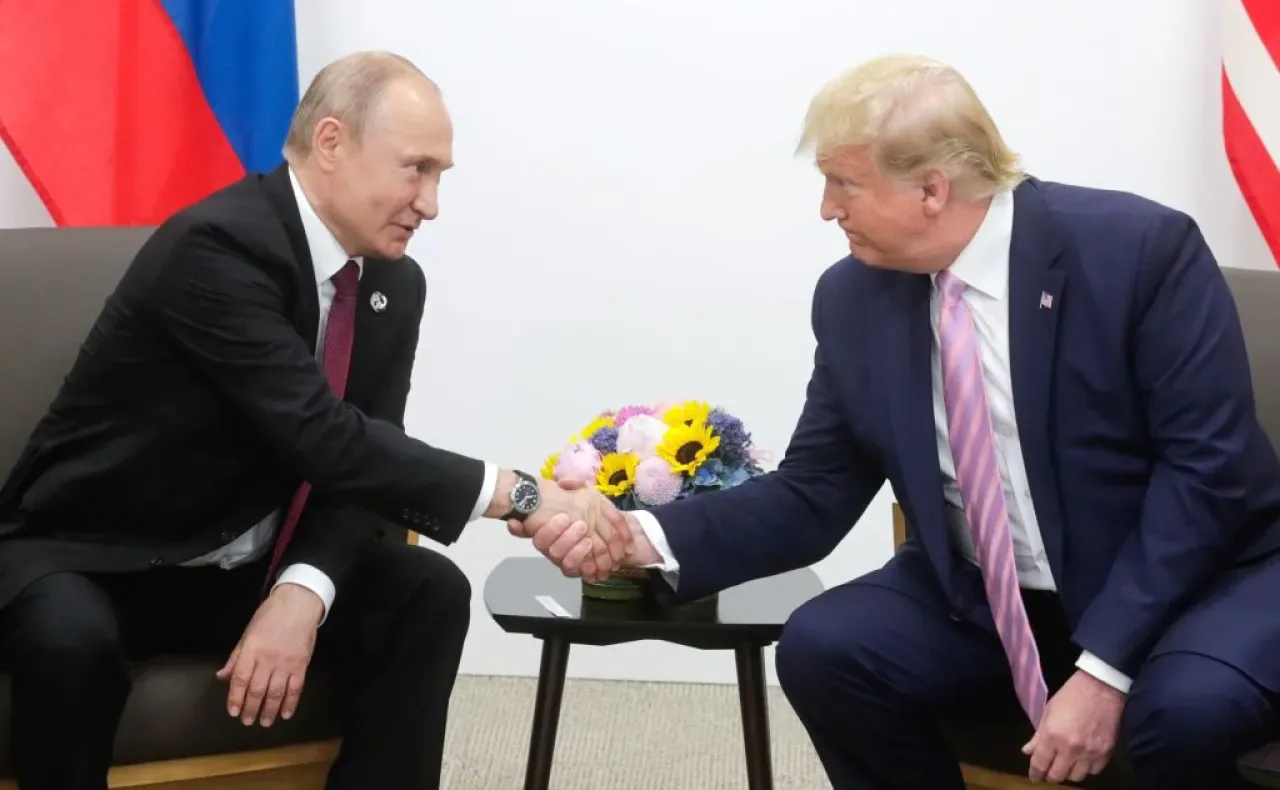 Trump ve Putin Görüşmesi: İkili Telefon Görüşmesinin Ardından Yeni Bir Zirre İşareti Trump ve Putin Görüşmesi: İkili Telefon Görüşmesinin Ardından Yeni Bir Zirre İşareti