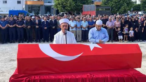 Konya'da görev yaparken hayatını kaybeden Uzman Çavuş Mustafa Can, Erdemli'de toprağa verildi