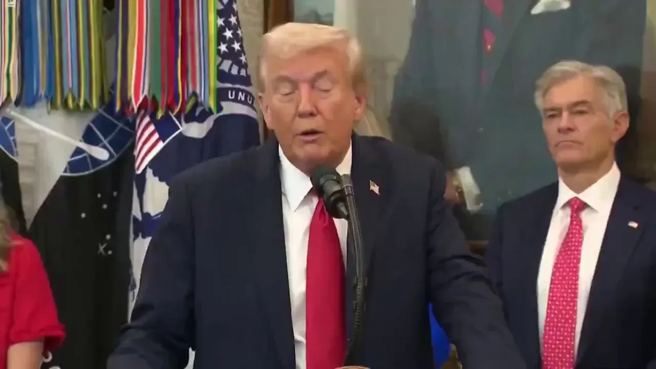 Trump'tan Hamas'a "Uslu Dur" Uyarısı: Gazze Operasyonları İzleniyor Trump'tan Hamas'a "Uslu Dur" Uyarısı: Gazze Operasyonları İzleniyor