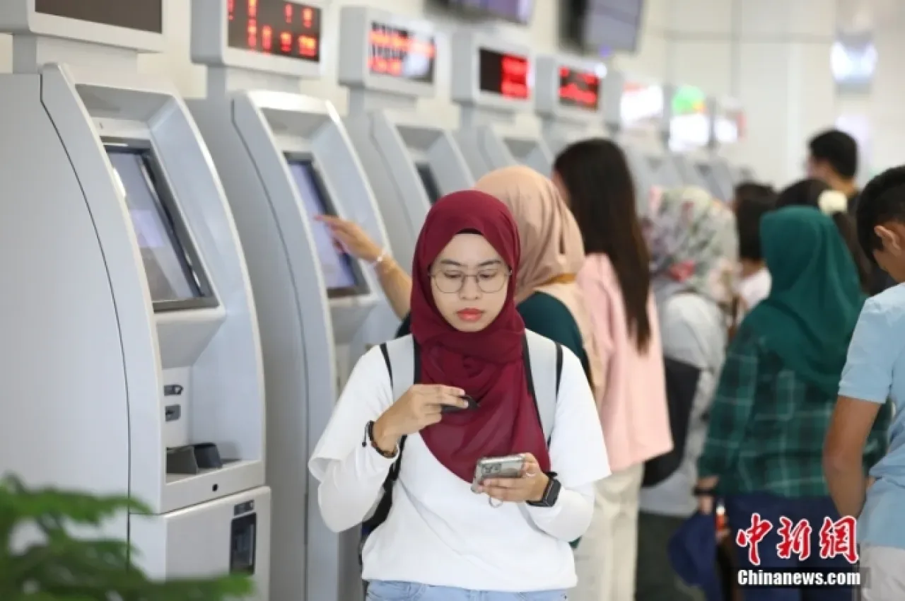 Jakarta-Bandung Hızlı Tren Hattı İki Yılda 12 Milyon Yolcu Taşıdı Jakarta-Bandung Hızlı Tren Hattı İki Yılda 12 Milyon Yolcu Taşıdı