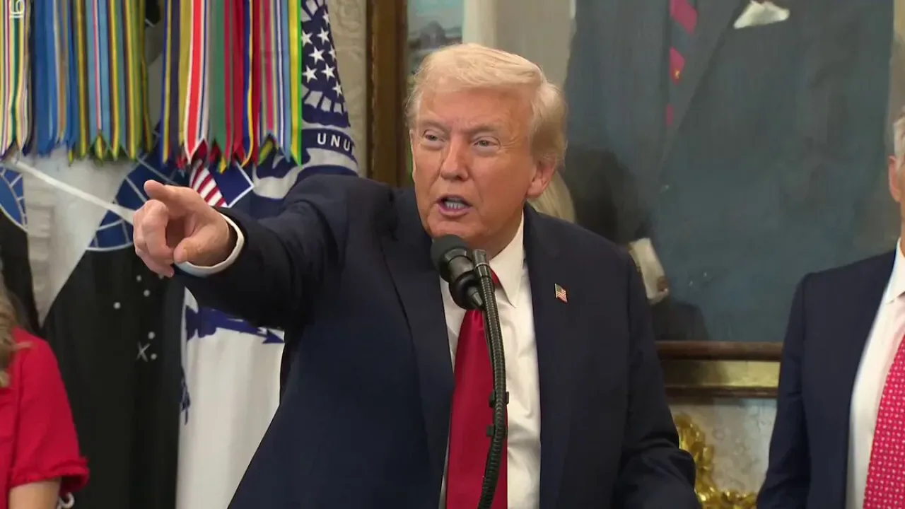 Trump'tan Hamas Açıklaması: "Birisi Gelecek, Biz Olmayacağız" Trump'tan Hamas Açıklaması: "Birisi Gelecek, Biz Olmayacağız"