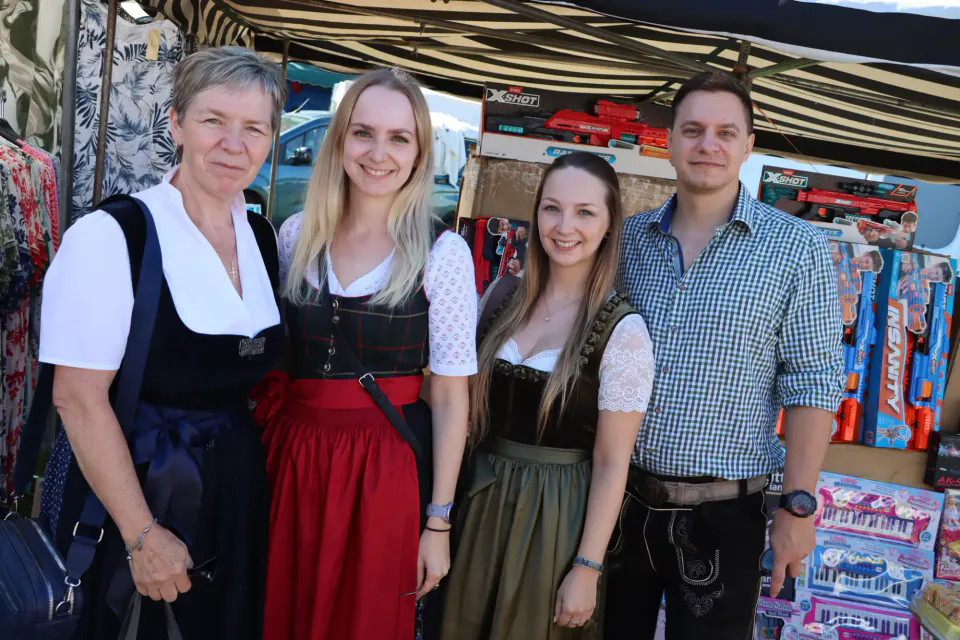Bleiburg Wiesenmarkt Pazar günü renkli geçti: 300 standla geleneğe damga vurdu görseli