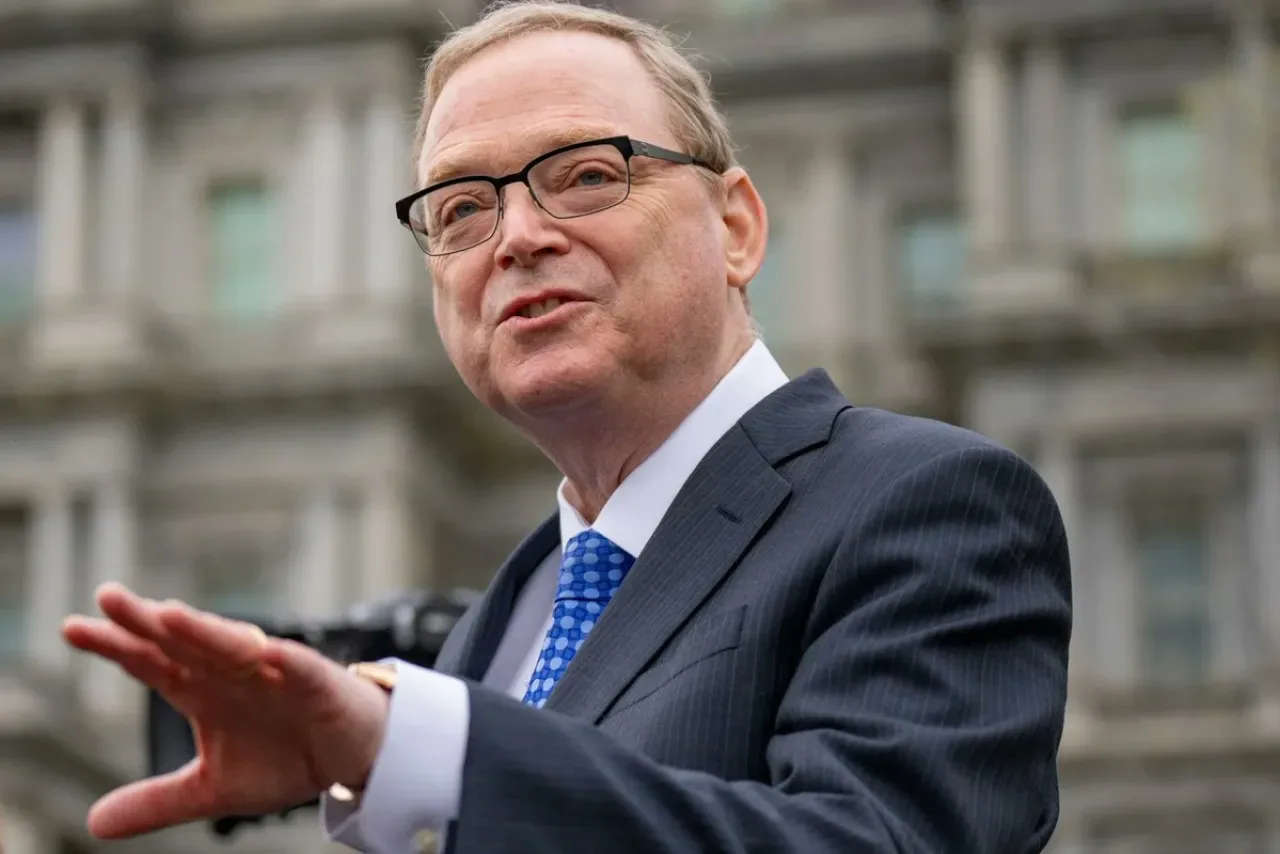 Hassett, Nadir Toprak Etkileri Konusunda Şirketlerle İstişare Yapıyor ve Çin'in Bazı Hamlelerinden Hayal Kırıklığına Uğradığını Belirtiyor Hassett, Nadir Toprak Etkileri Konusunda Şirketlerle İstişare Yapıyor ve Çin'in Bazı Hamlelerinden Hayal Kırıklığına Uğradığını Belirtiyor