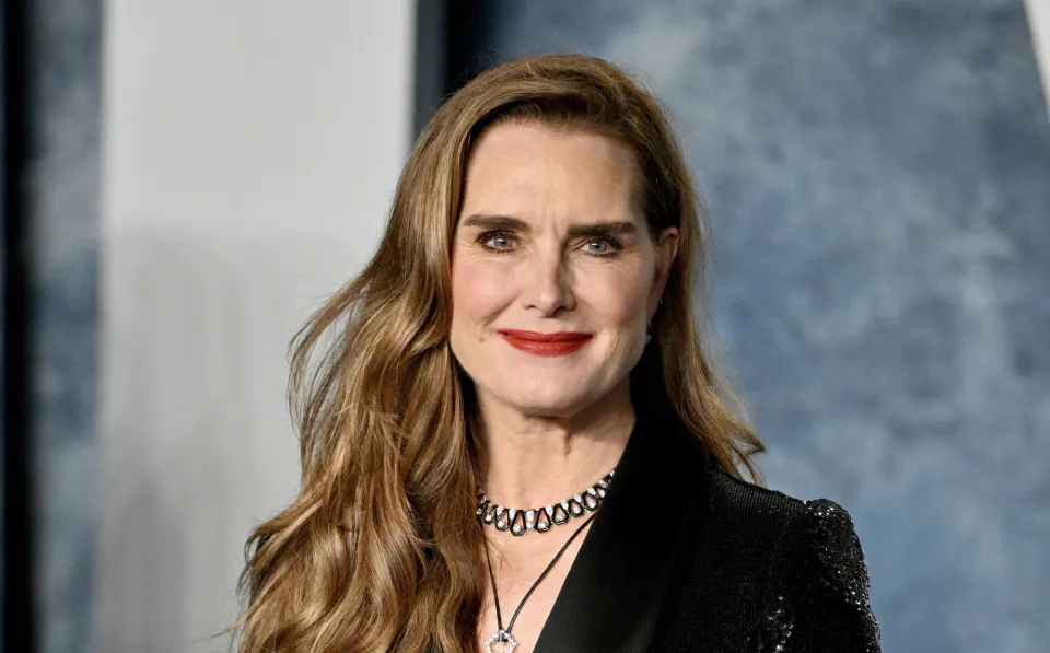 İkonik Güzelliğin Evrimi: 62 Yaşındaki Brooke Shields'tan İtiraflar görseli