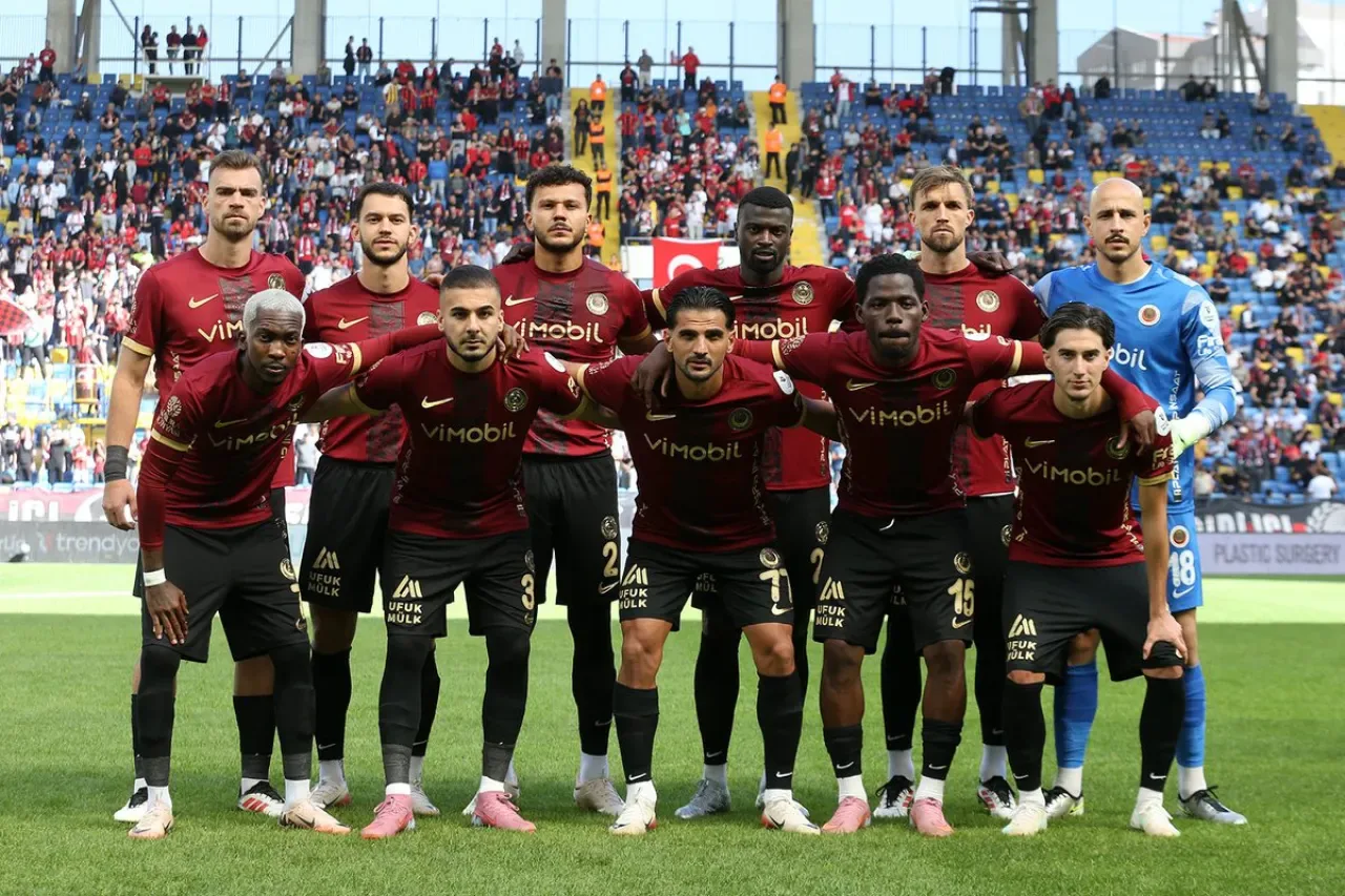 Beşiktaş, Galatasaray ve Fenerbahçe Maçları İçin Özel Prim Açıklandı Beşiktaş, Galatasaray ve Fenerbahçe Maçları İçin Özel Prim Açıklandı