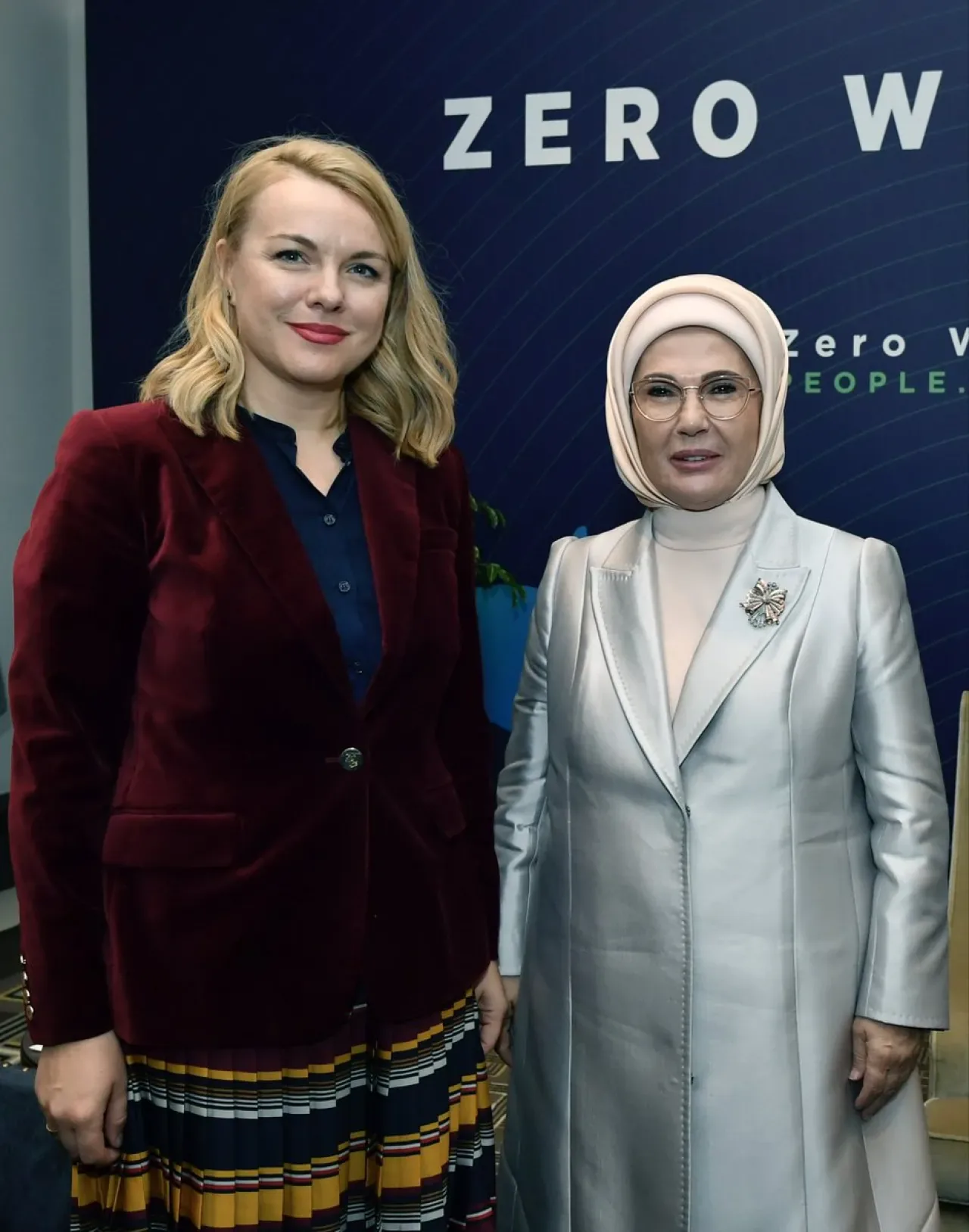 Emine Erdoğan, BM Yetkilisi Molcean ile Sıfır Atık Forumu'nda Görüştü Emine Erdoğan, BM Yetkilisi Molcean ile Sıfır Atık Forumu'nda Görüştü