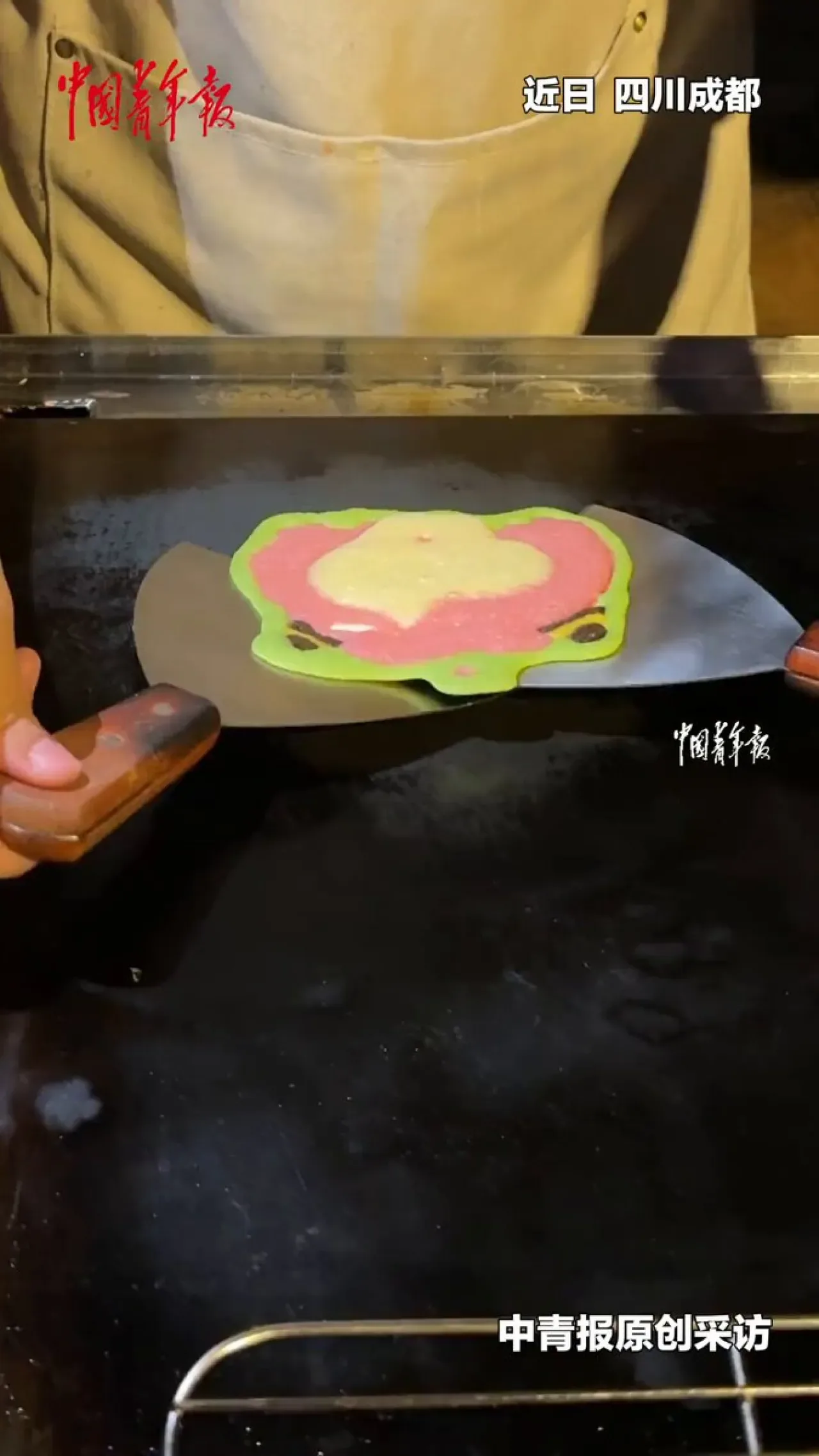 Çin'de Sokak Lezzeti: Pancake Sanatı ile Buluştu Çin'de Sokak Lezzeti: Pancake Sanatı ile Buluştu