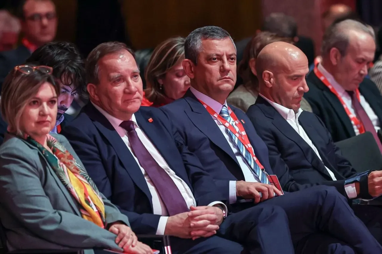 CHP Lideri Özgür Özel, Amsterdam'da Avrupa Sosyalist Partisi Kongresi'nde CHP Lideri Özgür Özel, Amsterdam'da Avrupa Sosyalist Partisi Kongresi'nde