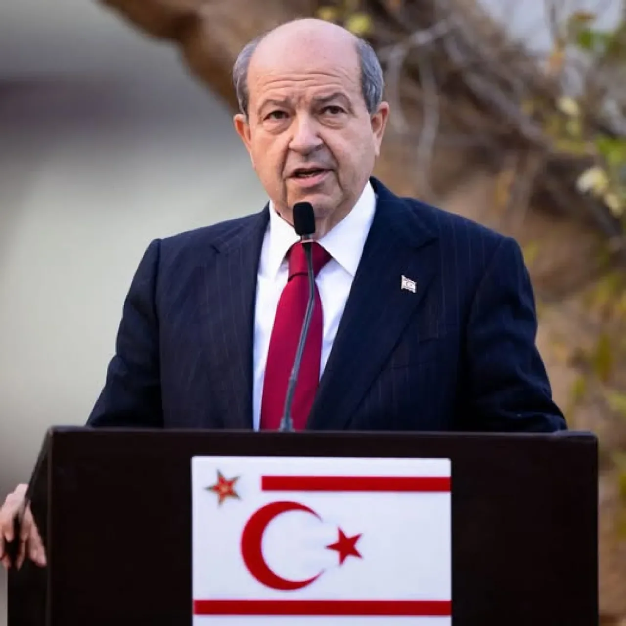 KKTC Cumhurbaşkanı Tatar: "Kime Hizmet Ettiklerini Bilmeden Siyaset Yapanlar Yok Olur" KKTC Cumhurbaşkanı Tatar: "Kime Hizmet Ettiklerini Bilmeden Siyaset Yapanlar Yok Olur"