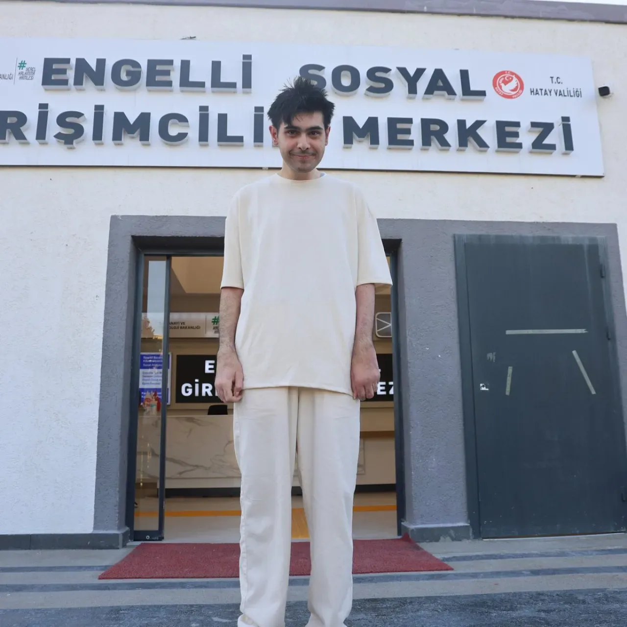 Hatay'da Deprem Sonrası 3 Yıl Evden Çıkmayan Genç Hatay'da Deprem Sonrası 3 Yıl Evden Çıkmayan Genç