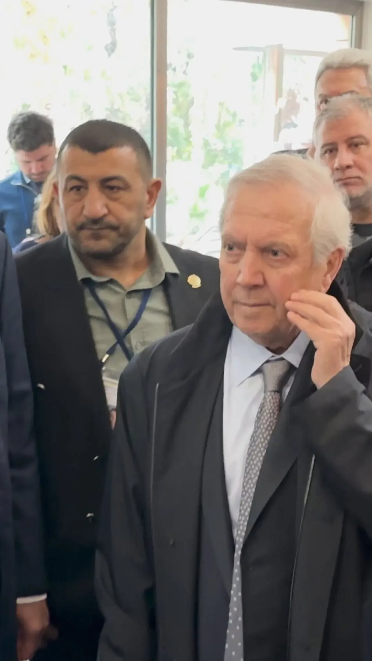 Fenerbahçe'de Tarihi Buluşma: Ali Koç ve Aziz Yıldırım Yüksek Divan'da Fenerbahçe'de Tarihi Buluşma: Ali Koç ve Aziz Yıldırım Yüksek Divan'da
