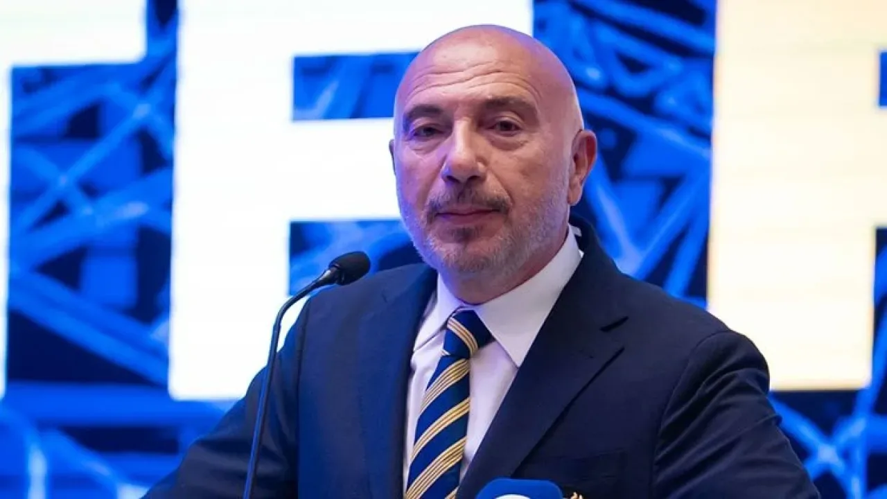 Fenerbahçe'de Tarihin En Büyük Maaş Bütçesi Açıklandı: "Sürdürülebilir Değil" Fenerbahçe'de Tarihin En Büyük Maaş Bütçesi Açıklandı: "Sürdürülebilir Değil"