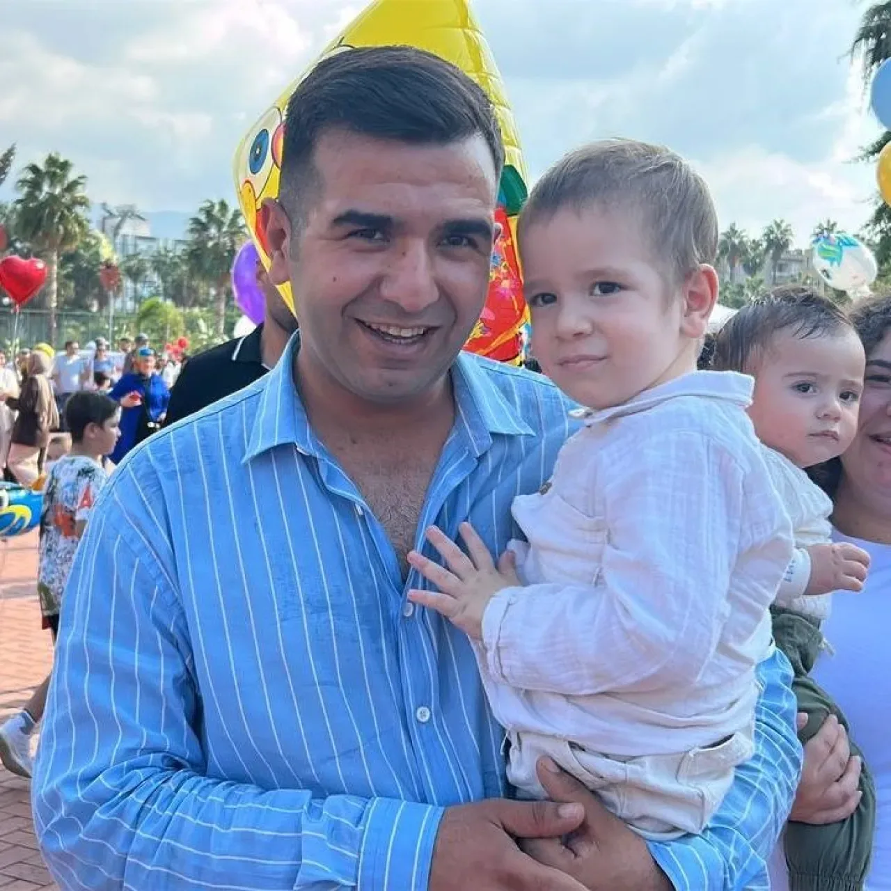 Hatay'da Kanseri Yenen Minik Tamer Talha İçin Gökyüzüne Balonlar Bırakıldı Hatay'da Kanseri Yenen Minik Tamer Talha İçin Gökyüzüne Balonlar Bırakıldı