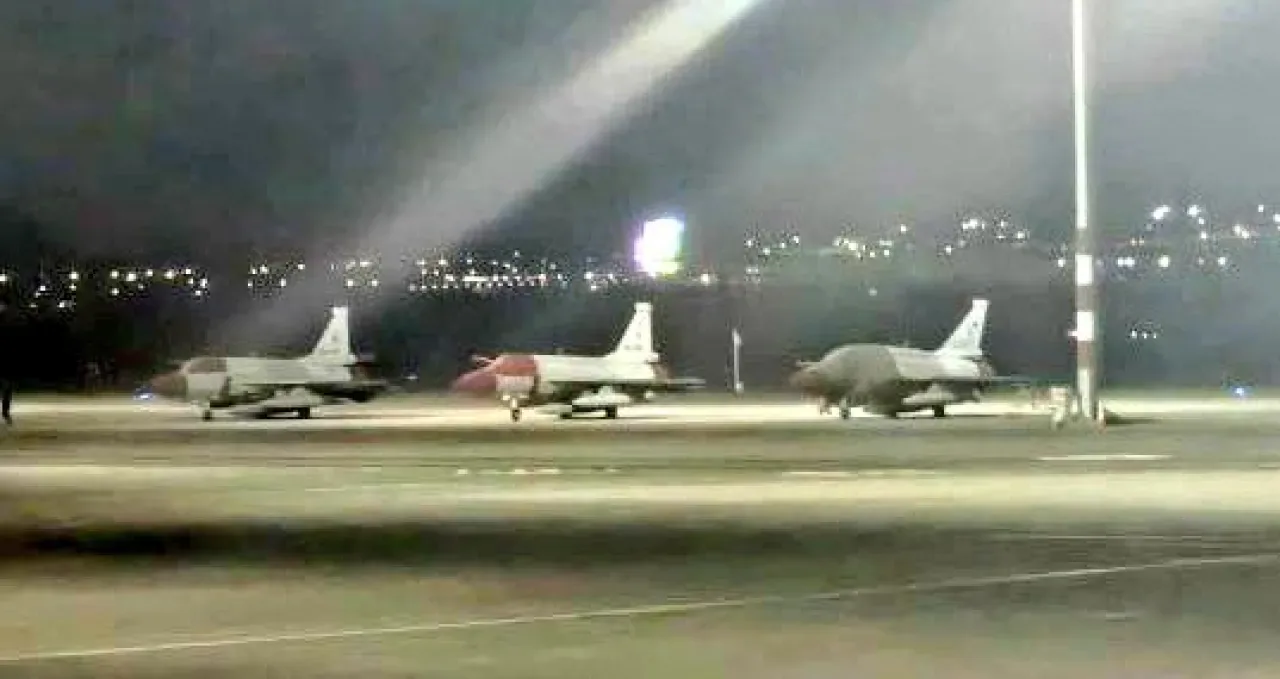 Azerbaycan'a JF-17 Thunder Block III Savaş Uçağı Teslimatı Başladı Azerbaycan'a JF-17 Thunder Block III Savaş Uçağı Teslimatı Başladı