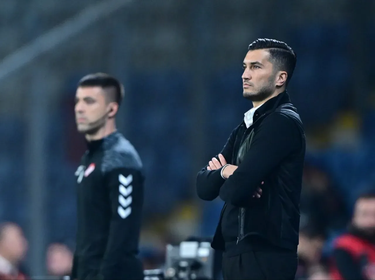 Nuri Şahin'den Galatasaray Maçına İlişkin Kritik Açıklama: "90 Dakika Şart" Nuri Şahin'den Galatasaray Maçına İlişkin Kritik Açıklama: "90 Dakika Şart"