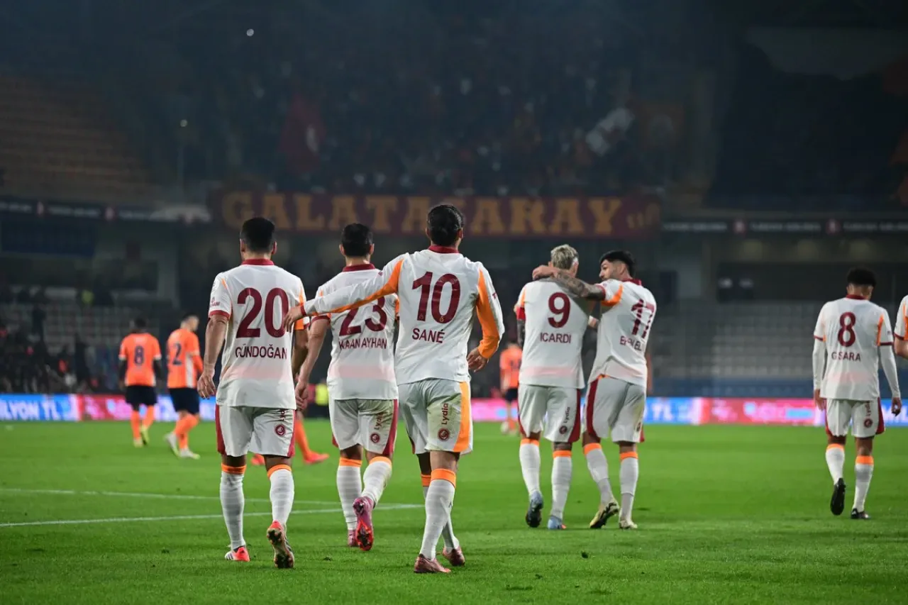 Galatasaray Spor Kulübü ve Büyük Ailesine Özel Mesaj Galatasaray Spor Kulübü ve Büyük Ailesine Özel Mesaj