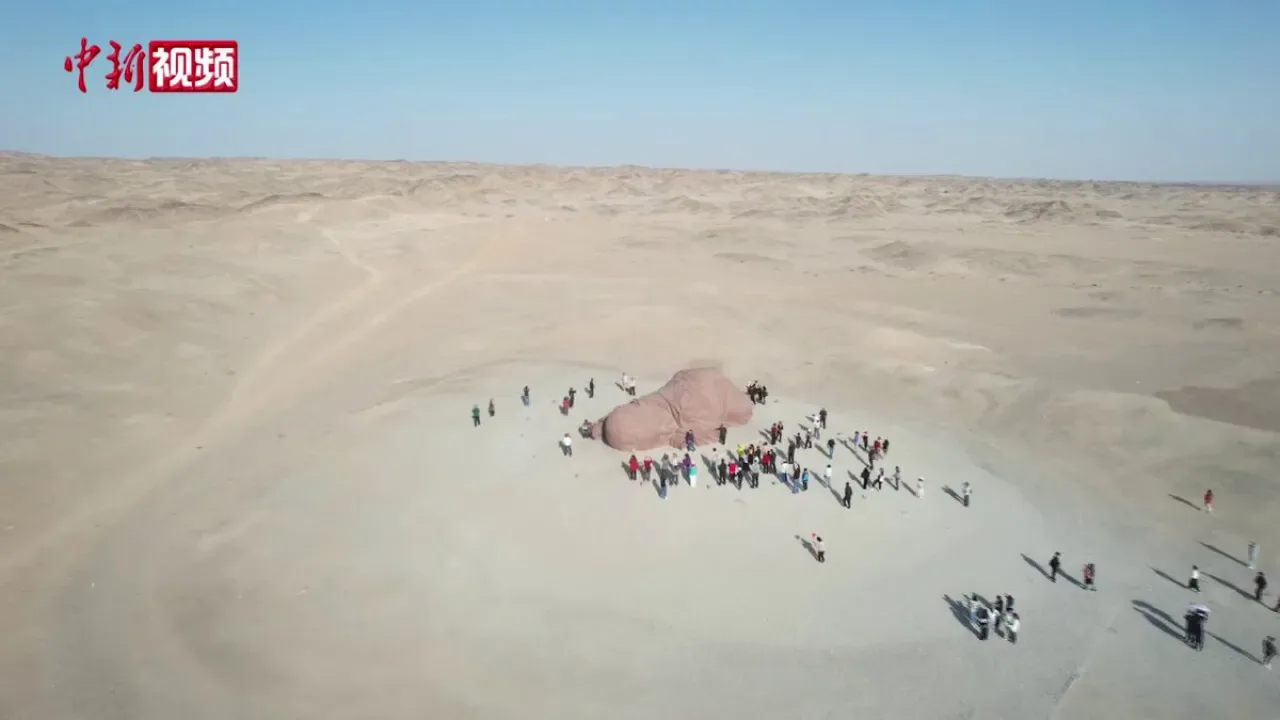 Çin'in Gansu Eyaletindeki Çöl Sanatı: Guazhou'da Rüzgar ve Kumdan Heykeller Çin'in Gansu Eyaletindeki Çöl Sanatı: Guazhou'da Rüzgar ve Kumdan Heykeller