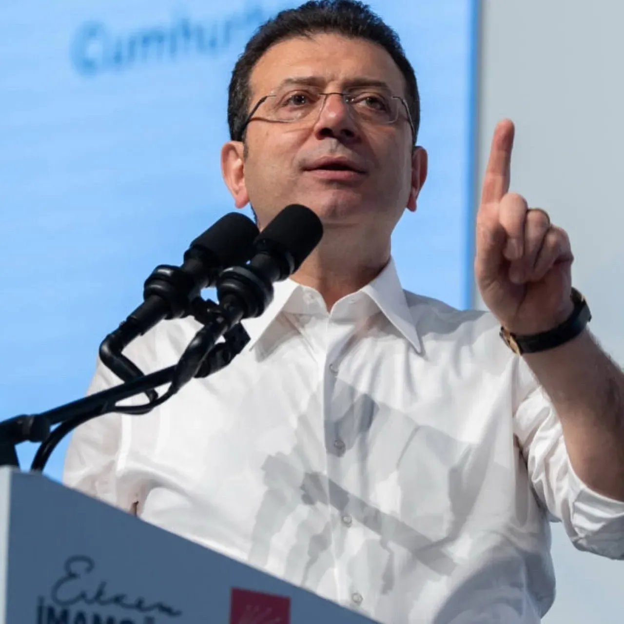 Ekrem İmamoğlu, DEM Parti ile Müzakere Sürecinde Hukuksuzlukları Dile Getiriyor Ekrem İmamoğlu, DEM Parti ile Müzakere Sürecinde Hukuksuzlukları Dile Getiriyor