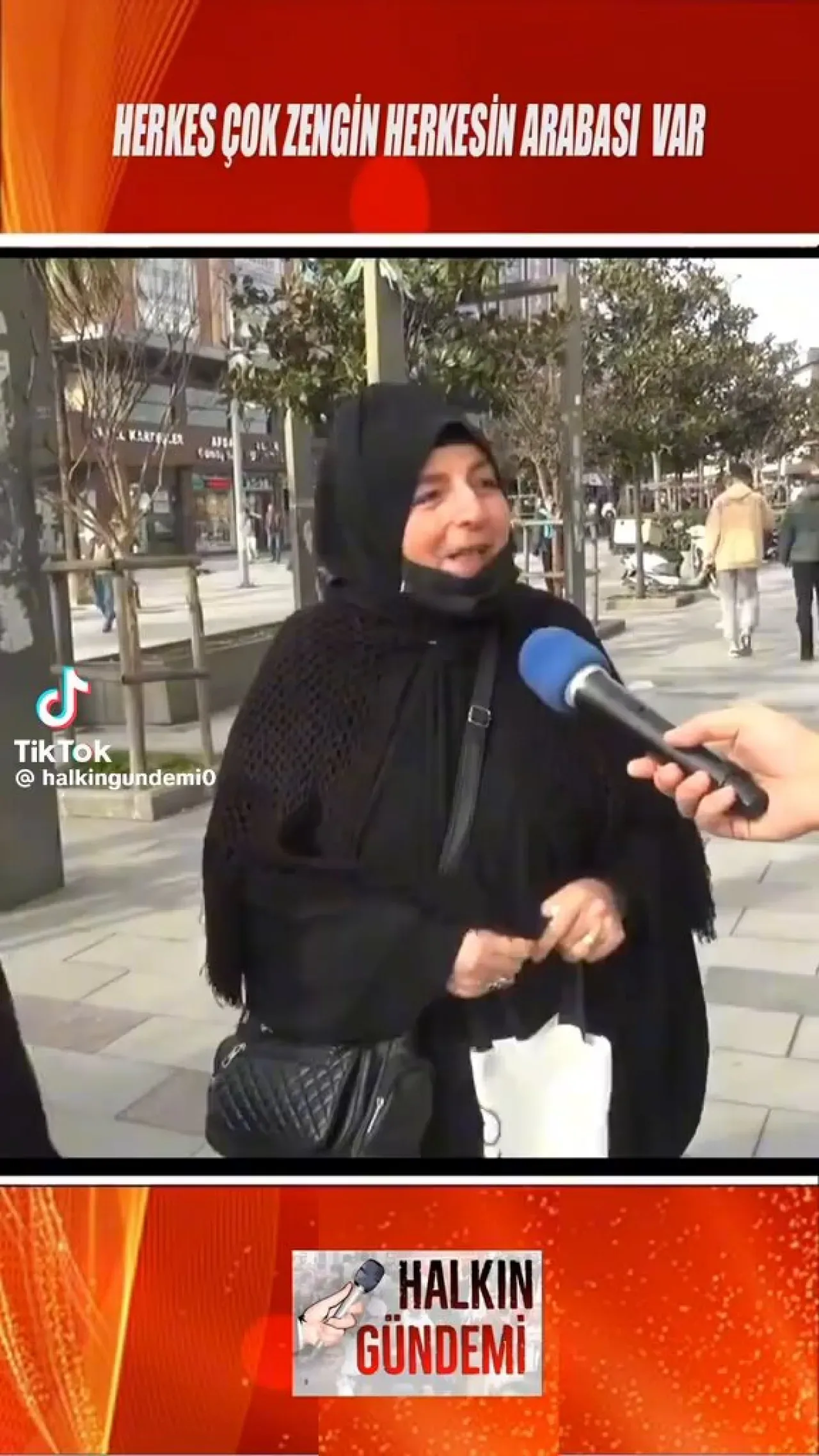 Sokakta Siyaset Tartışması: "Cebimde 3-5 TL Var" Diyen Gence, "Gözünüz Tok Olsun" Yanıtı Sokakta Siyaset Tartışması: "Cebimde 3-5 TL Var" Diyen Gence, "Gözünüz Tok Olsun" Yanıtı