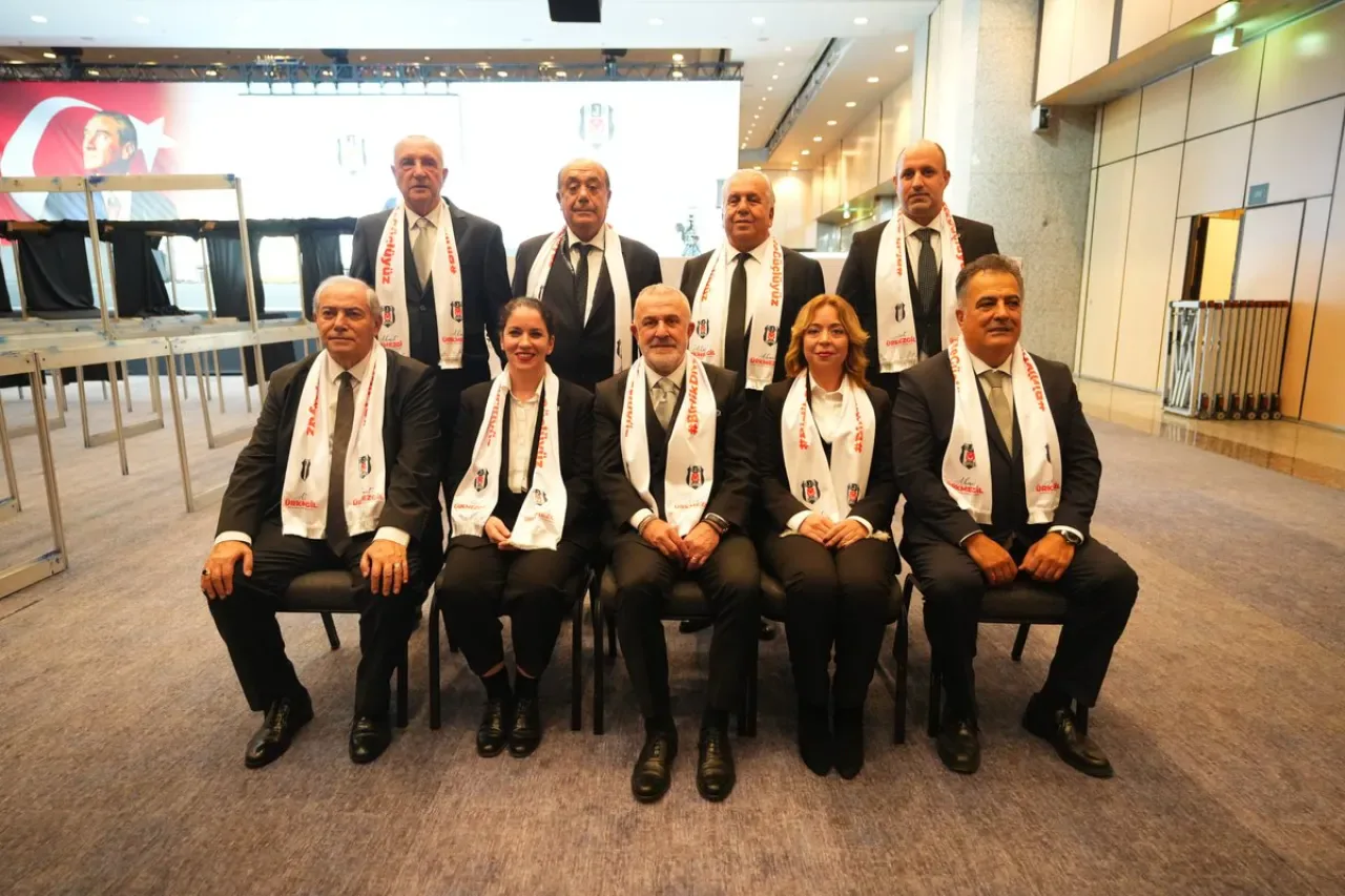 Beşiktaş Divan Kurulu Başkanlığı'na Ahmet Ürkmezgil Seçildi Beşiktaş Divan Kurulu Başkanlığı'na Ahmet Ürkmezgil Seçildi