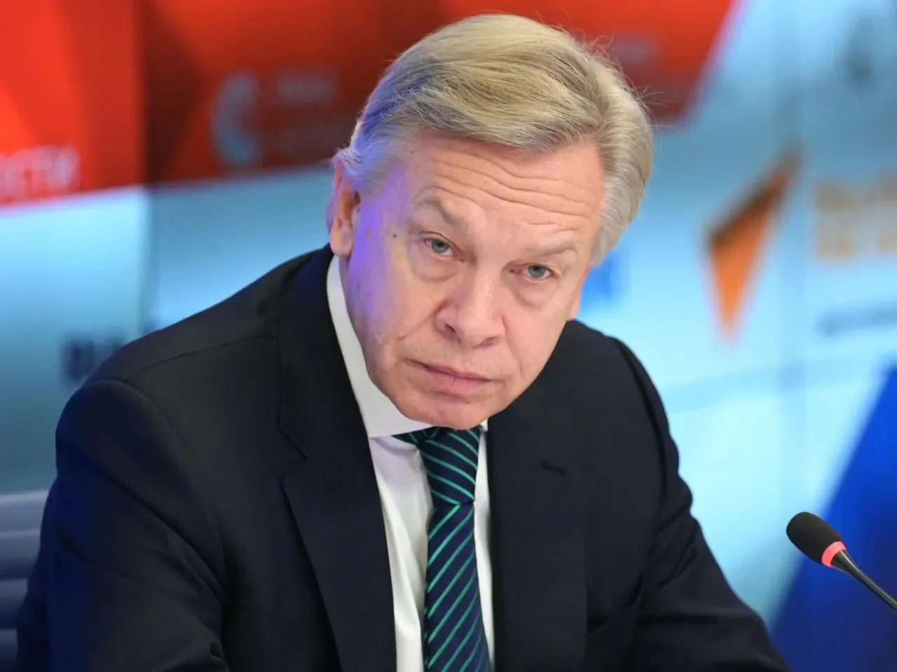 Rus Senatör Puşkov'tan İsveç Savunma Bakanı'na Sert Eleştiri: "Savaşı Televizyonda İzledi" Rus Senatör Puşkov'tan İsveç Savunma Bakanı'na Sert Eleştiri: "Savaşı Televizyonda İzledi"