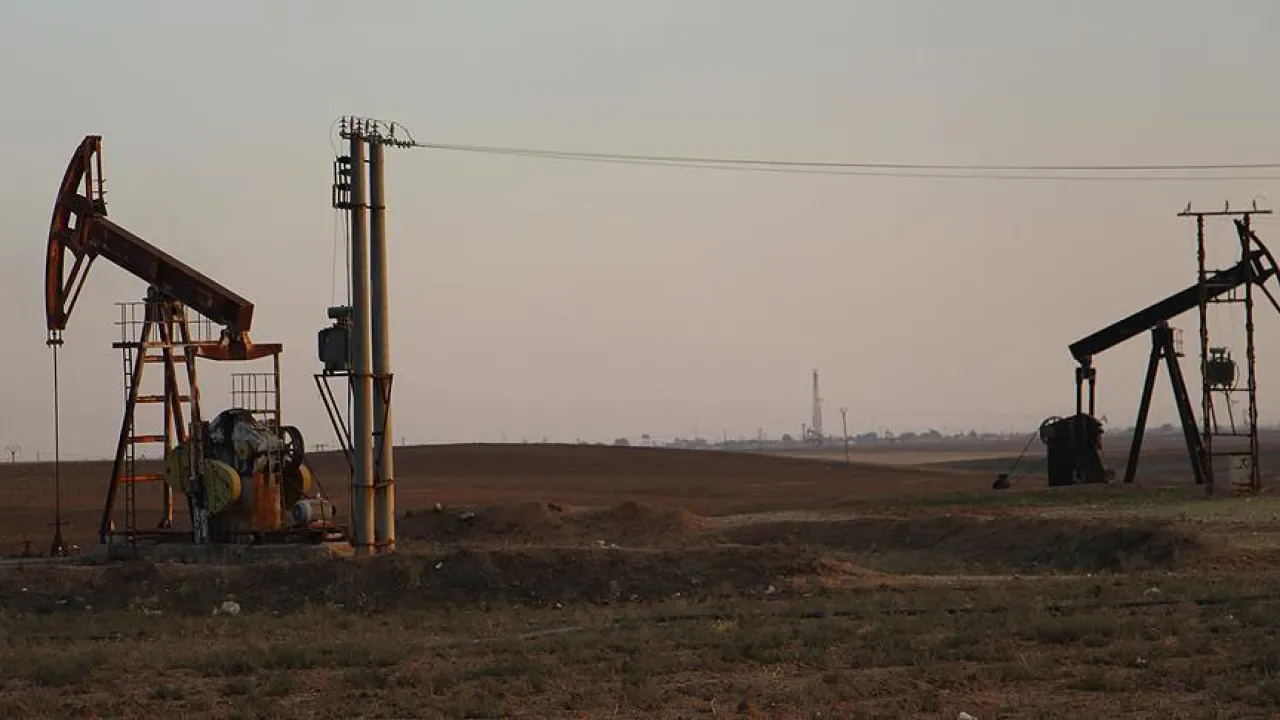 Brent Petrol Fiyatları Düşüşte: Küresel Ekonomik Endişeler Etkili Oldu Brent Petrol Fiyatları Düşüşte: Küresel Ekonomik Endişeler Etkili Oldu