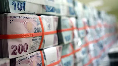 Türkiye'nin Merkezi Yönetim Borç Stoku 15 Trilyon TL Sınırına Dayandı