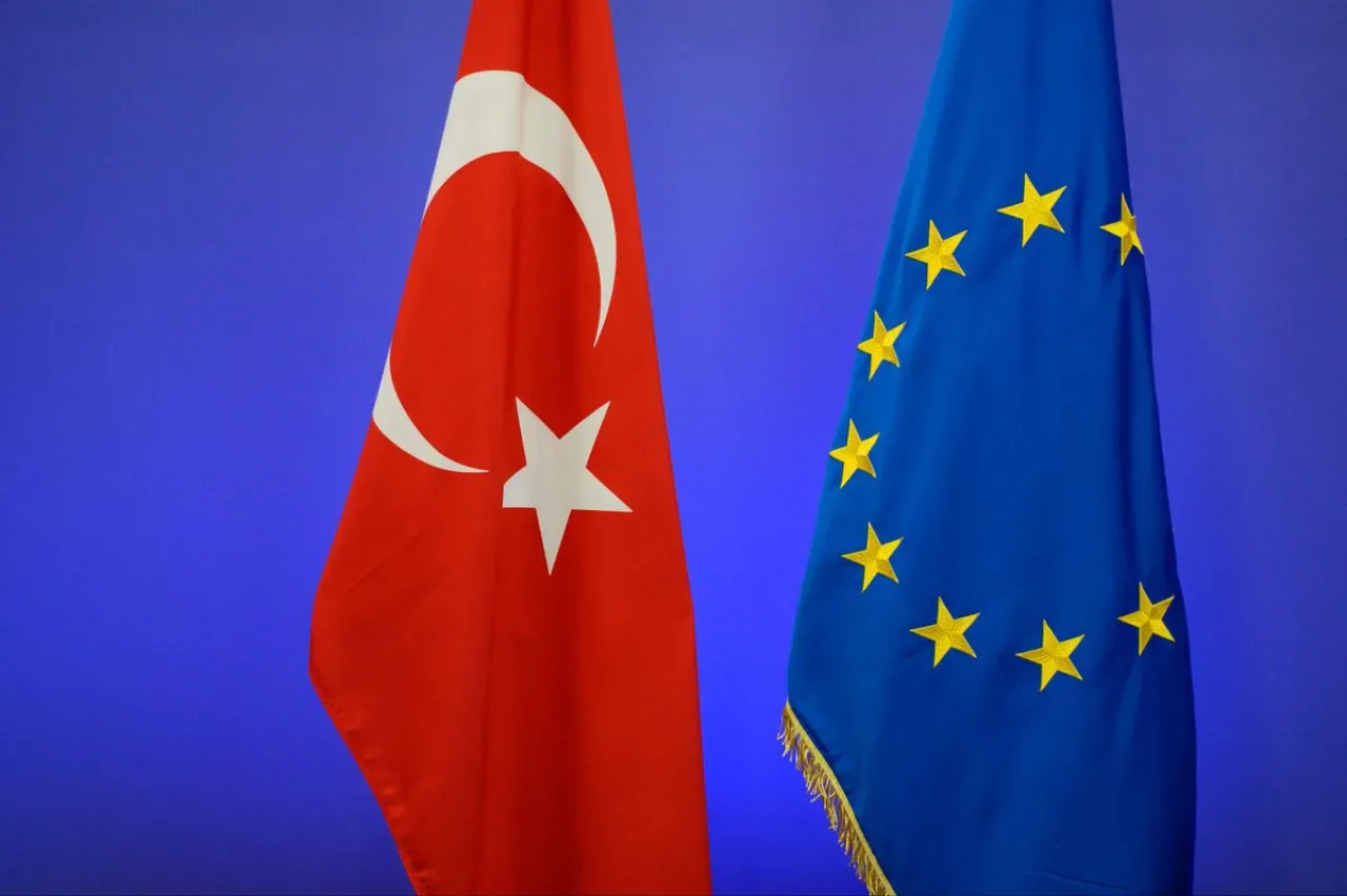 AB, Tam Üyelik Öncesi Kısmi Üyelik Seçeneğini Değerlendiriyor AB, Tam Üyelik Öncesi Kısmi Üyelik Seçeneğini Değerlendiriyor
