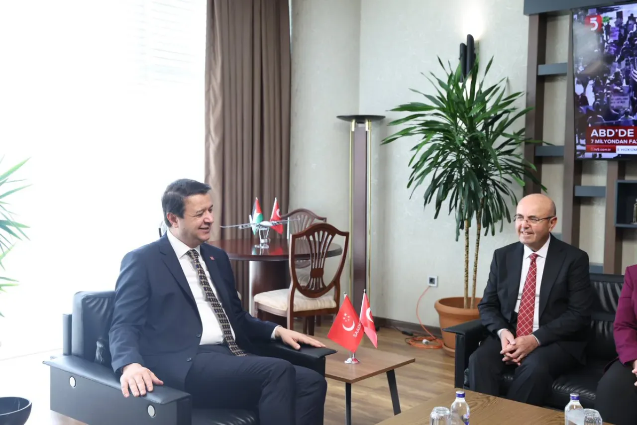Saadet Partisi Genel Başkanı Arıkan, Kırşehir'de Belediye Başkanı Ekicioğlu'nu Ziyaret Etti Saadet Partisi Genel Başkanı Arıkan, Kırşehir'de Belediye Başkanı Ekicioğlu'nu Ziyaret Etti