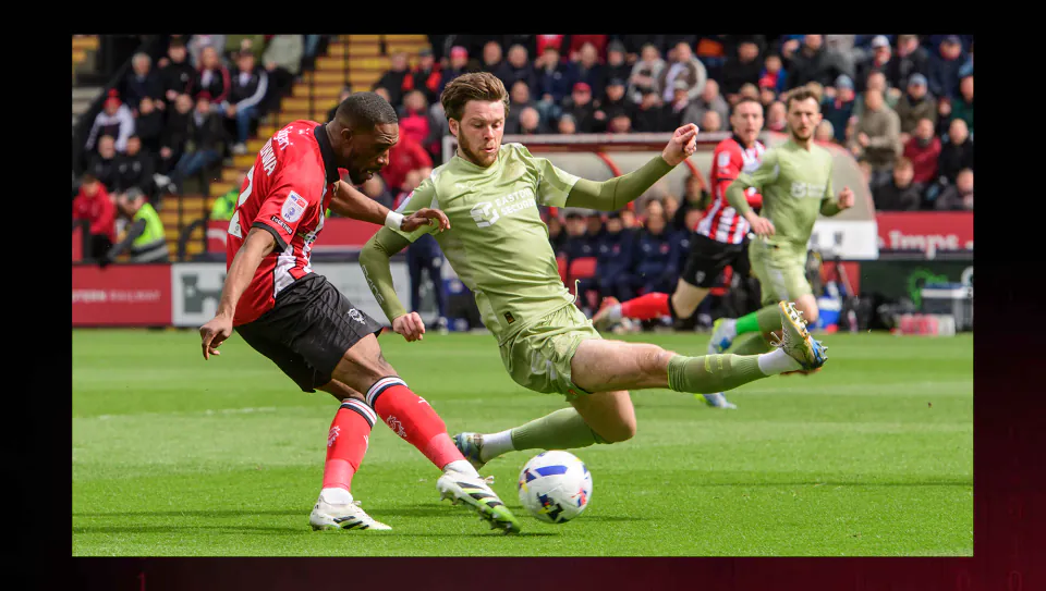Leyton Orient ve Lincoln City Rekabeti: İngiliz Futbolunda Farklı Hedefler görseli